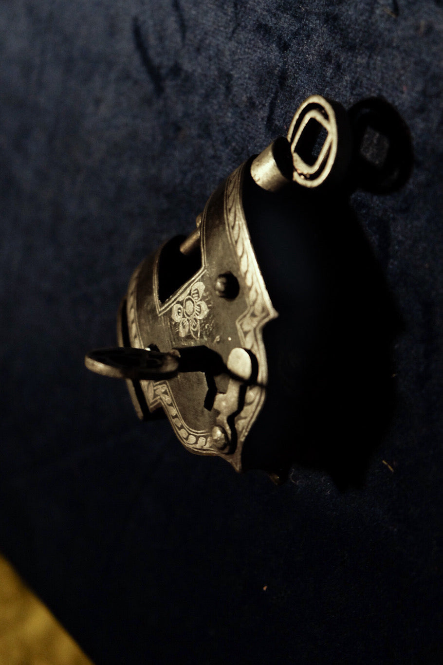 Royal Silver Inlay Lock
