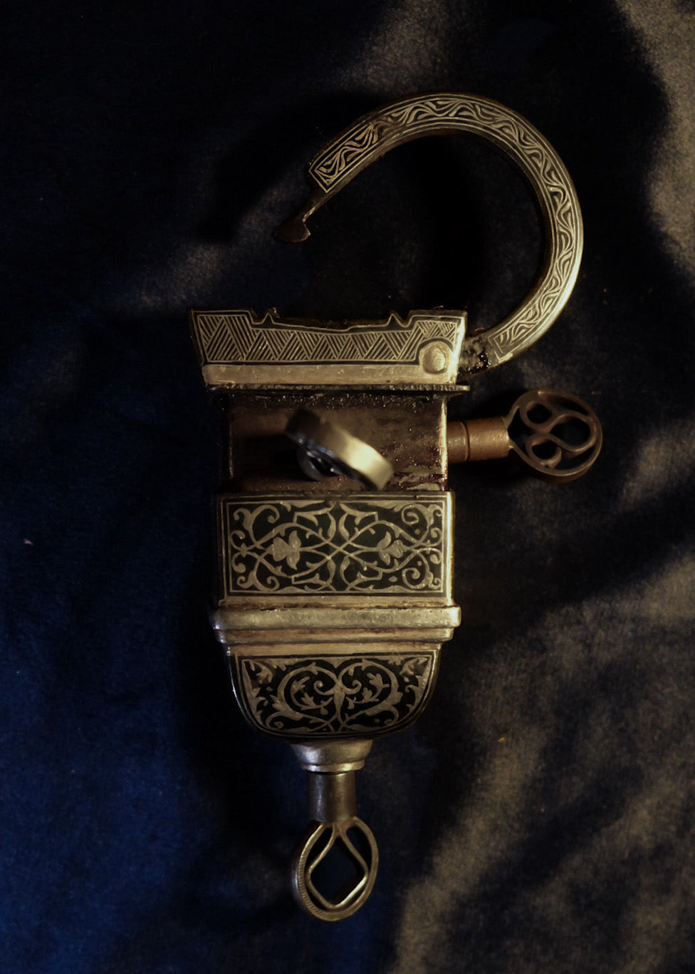 Silver Wire Inlay Lock