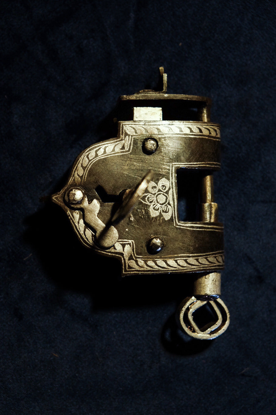 Royal Silver Inlay Lock