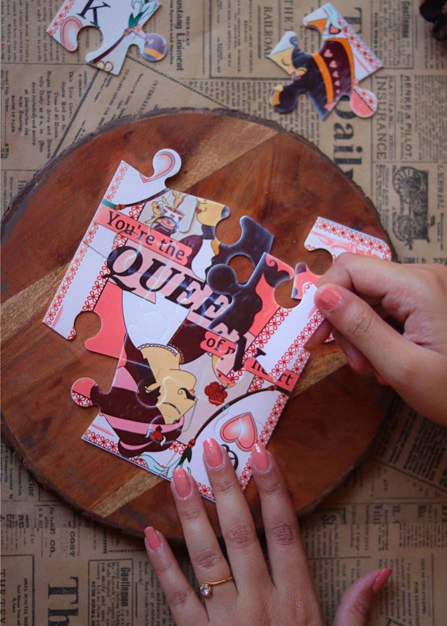 King & Queen of Hearts - DIY Puzzle Wooden Frame hamper