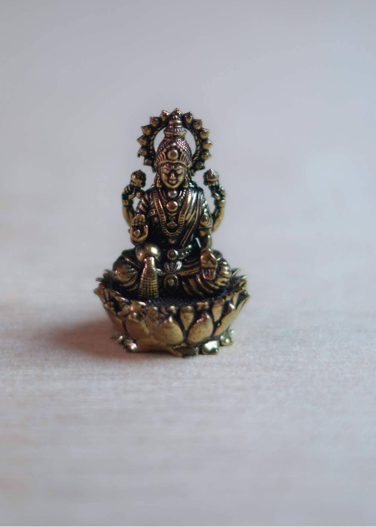 Brass Ganpati & Lakshmi Idol Hamper – Elegant Diwali Gift for Loved Ones
