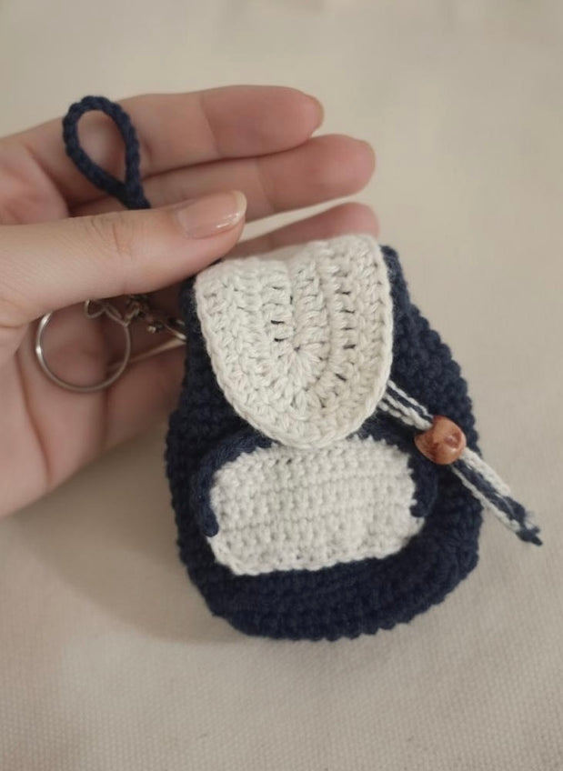 Crochet Mini Pouch – For AirPods, Coins & Lipsticks