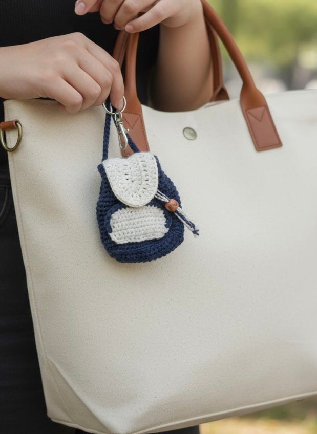 Crochet Mini Pouch – For AirPods, Coins & Lipsticks