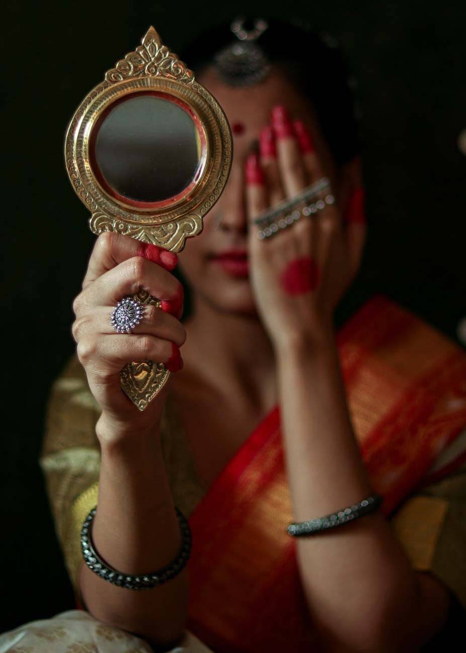 Aranmula Kannadi Round Mirror - Traditional Craft – Akkaara India