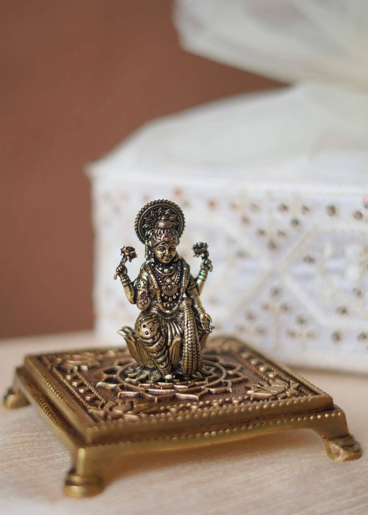 Brass Lakshmi Idol Gift Hamper – Elegant Diwali Gift for Family & Friends